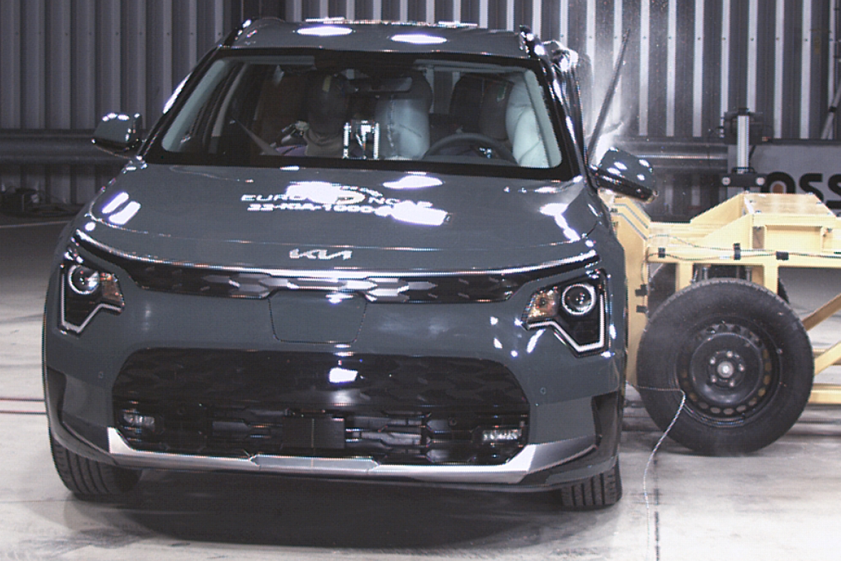 2023 Kia Niro Hybrid S