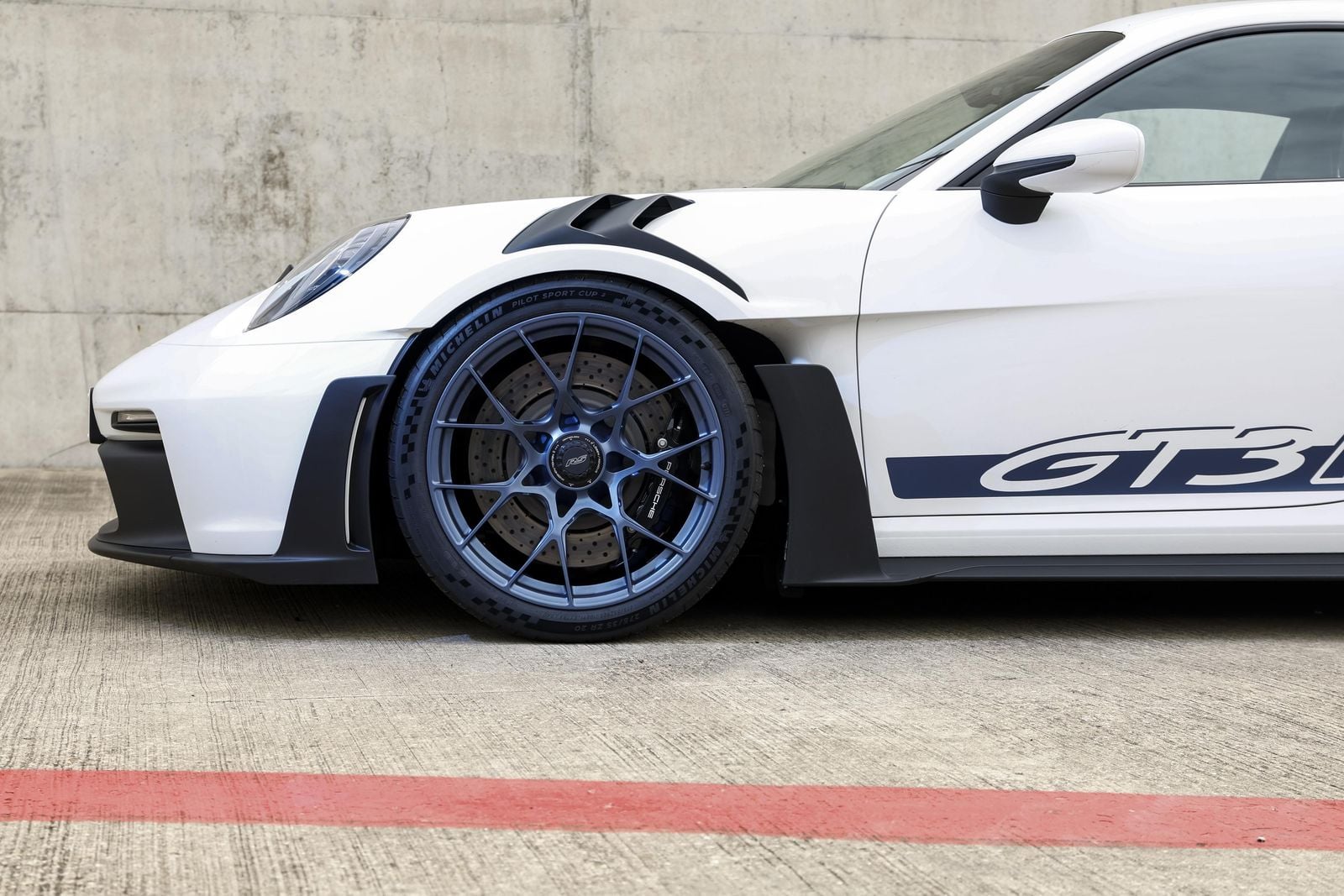 Porsche 911 GT3 RS sets ultra-quick Nurburgring time
