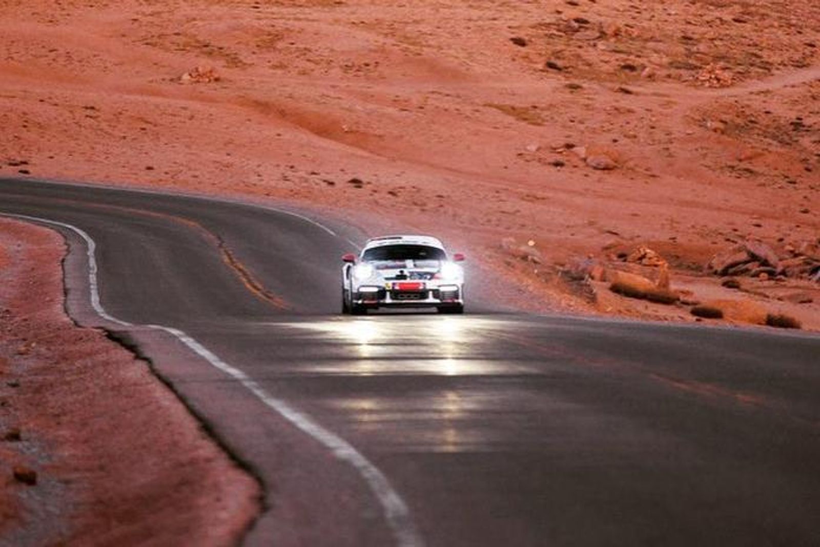 Porsche 911 Turbo S sets new Pikes Peak record