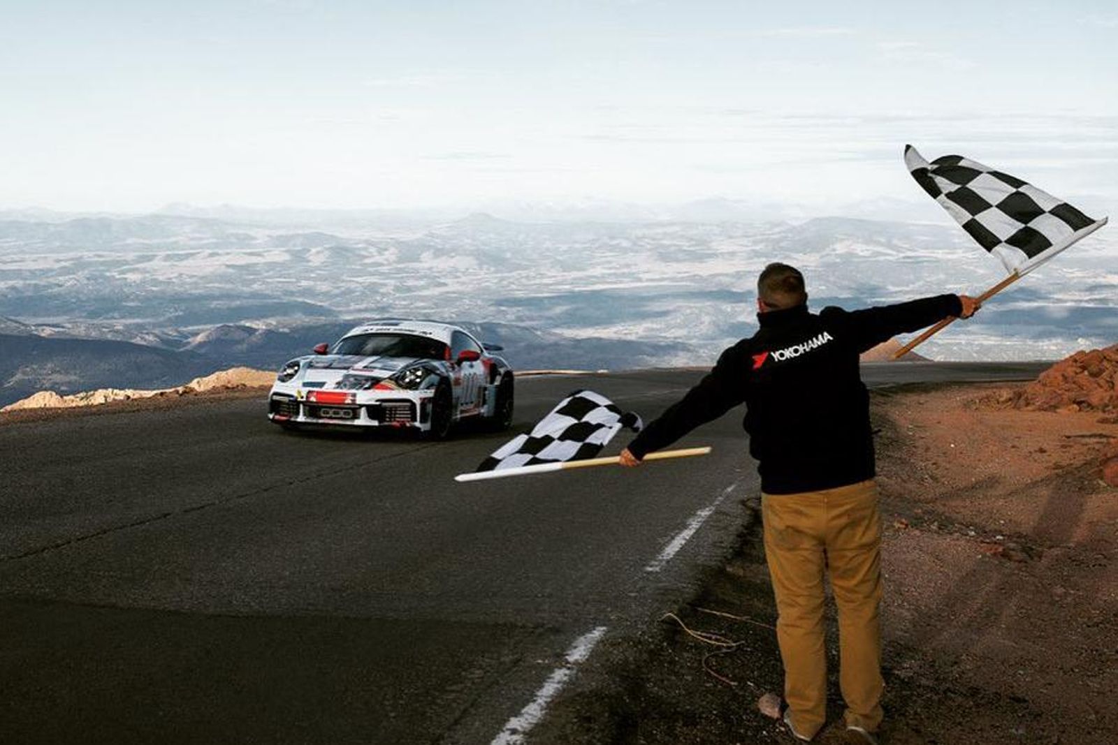 Porsche 911 Turbo S sets new Pikes Peak record