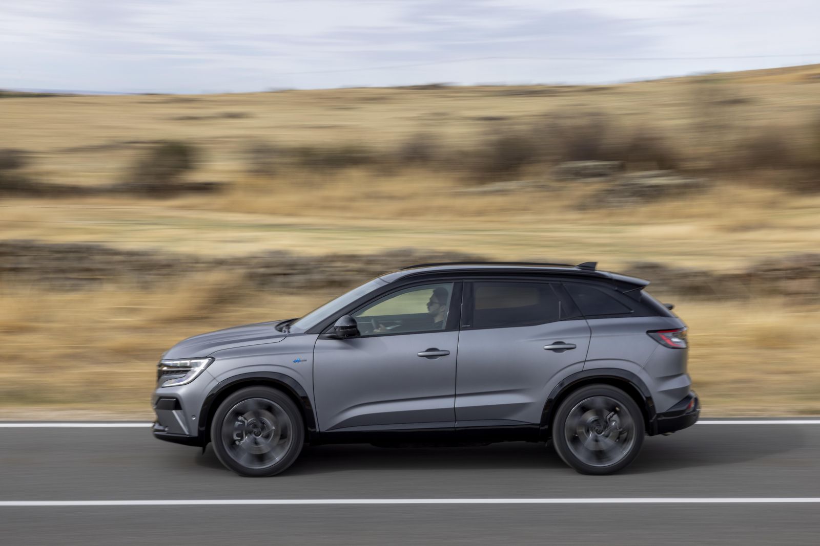 Renault teases new coupe SUV flagship