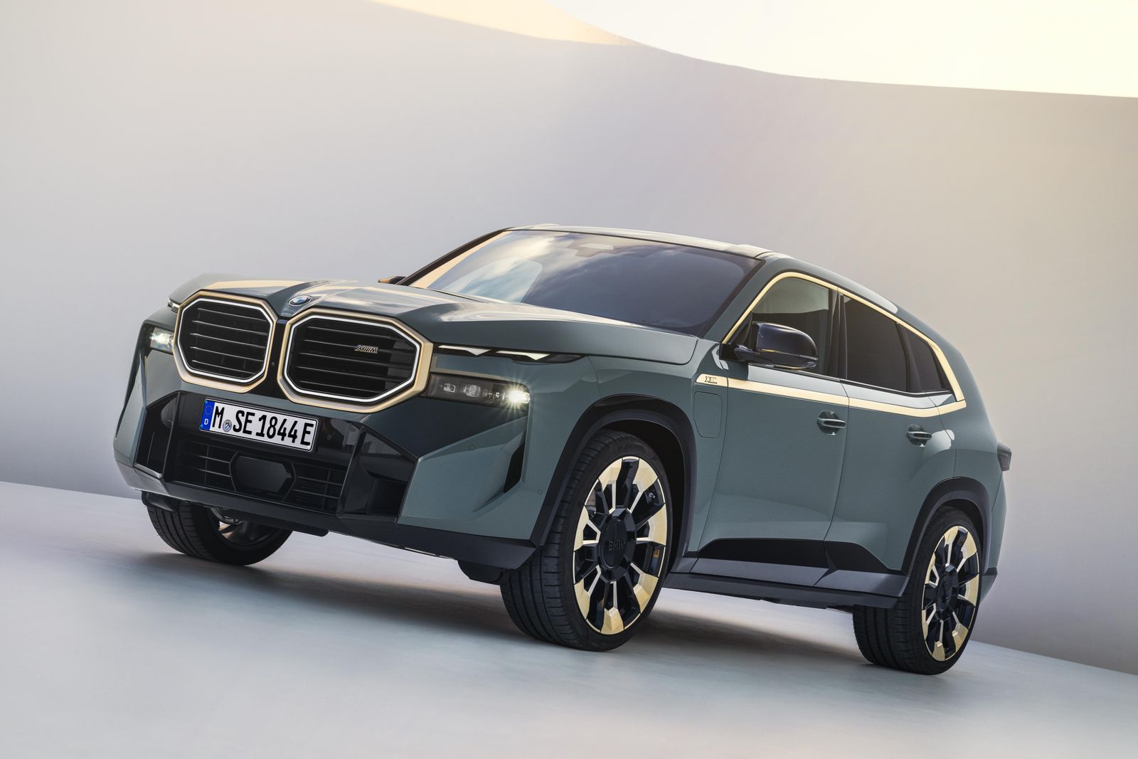 BMW Australia to show XM and M3 Touring at Motorclassica car show