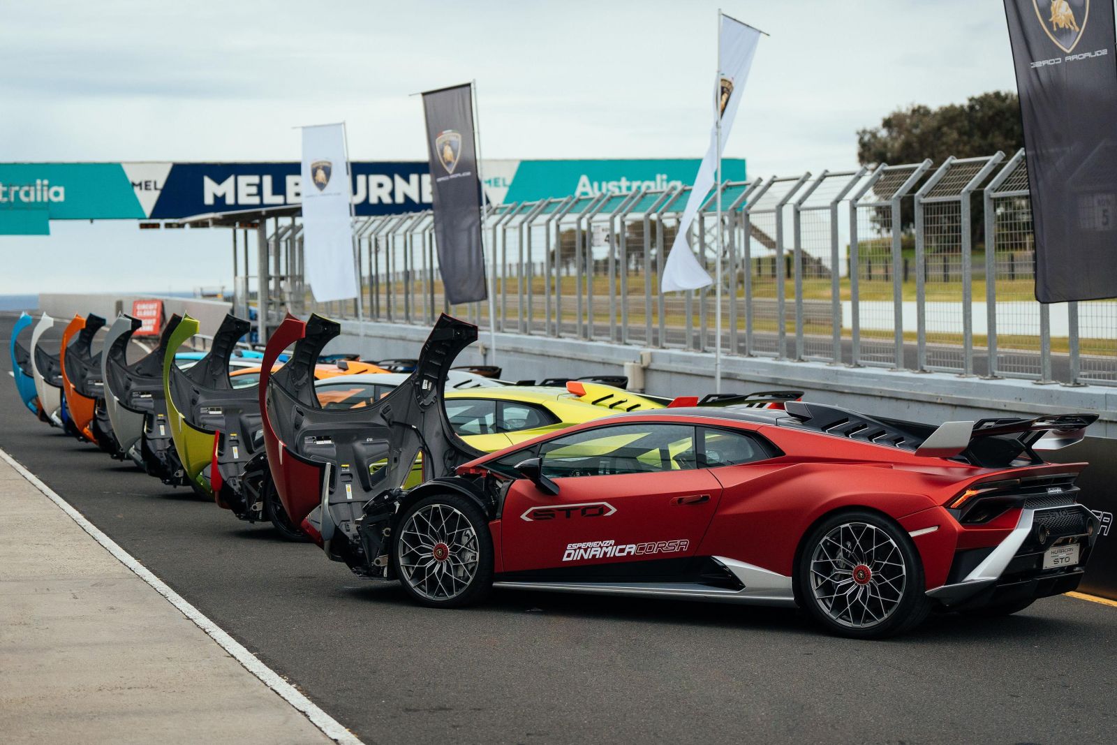 Lamborghini Huracan replacement likely a V10 hybrid