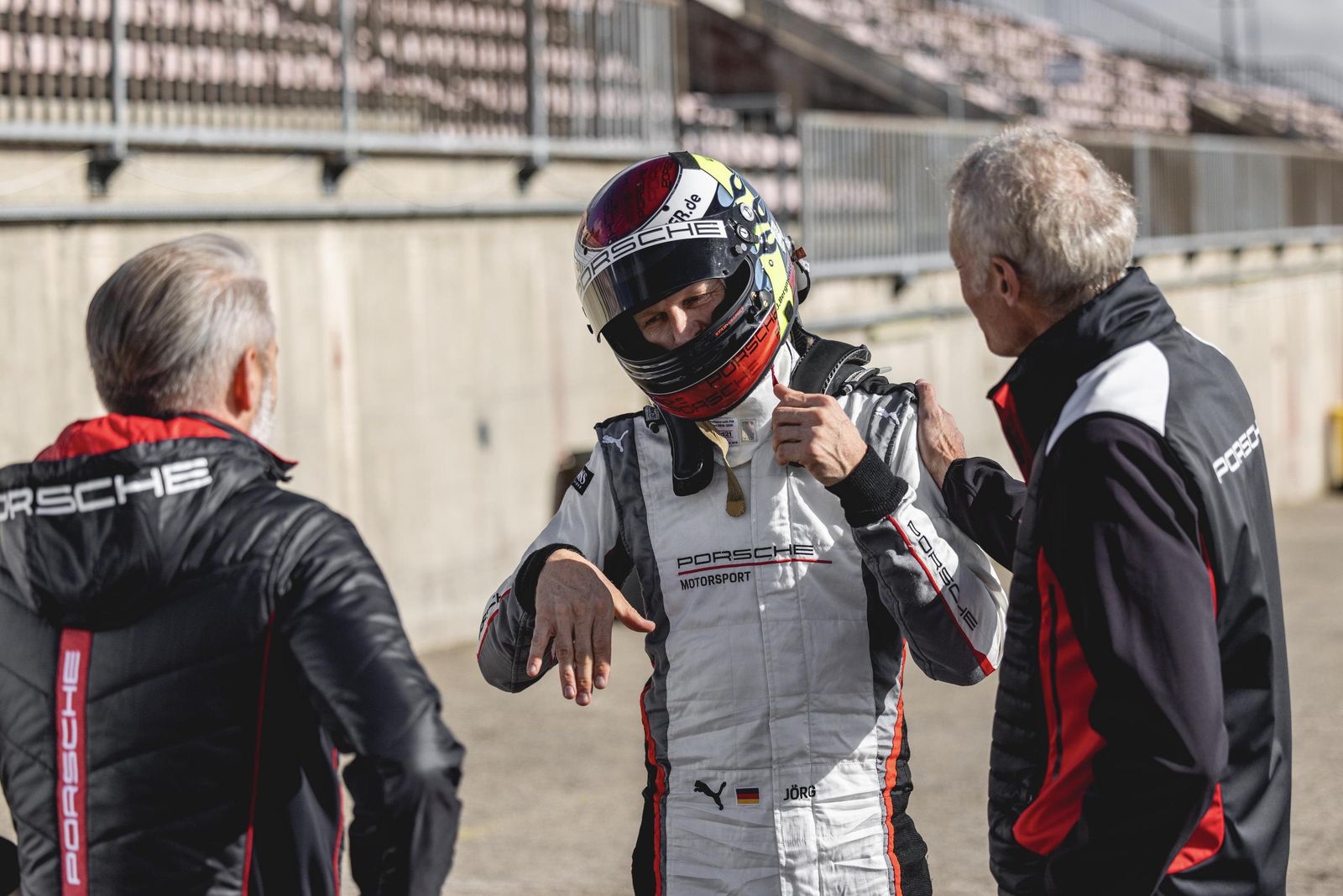 Porsche 911 GT3 RS sets ultra-quick Nurburgring time
