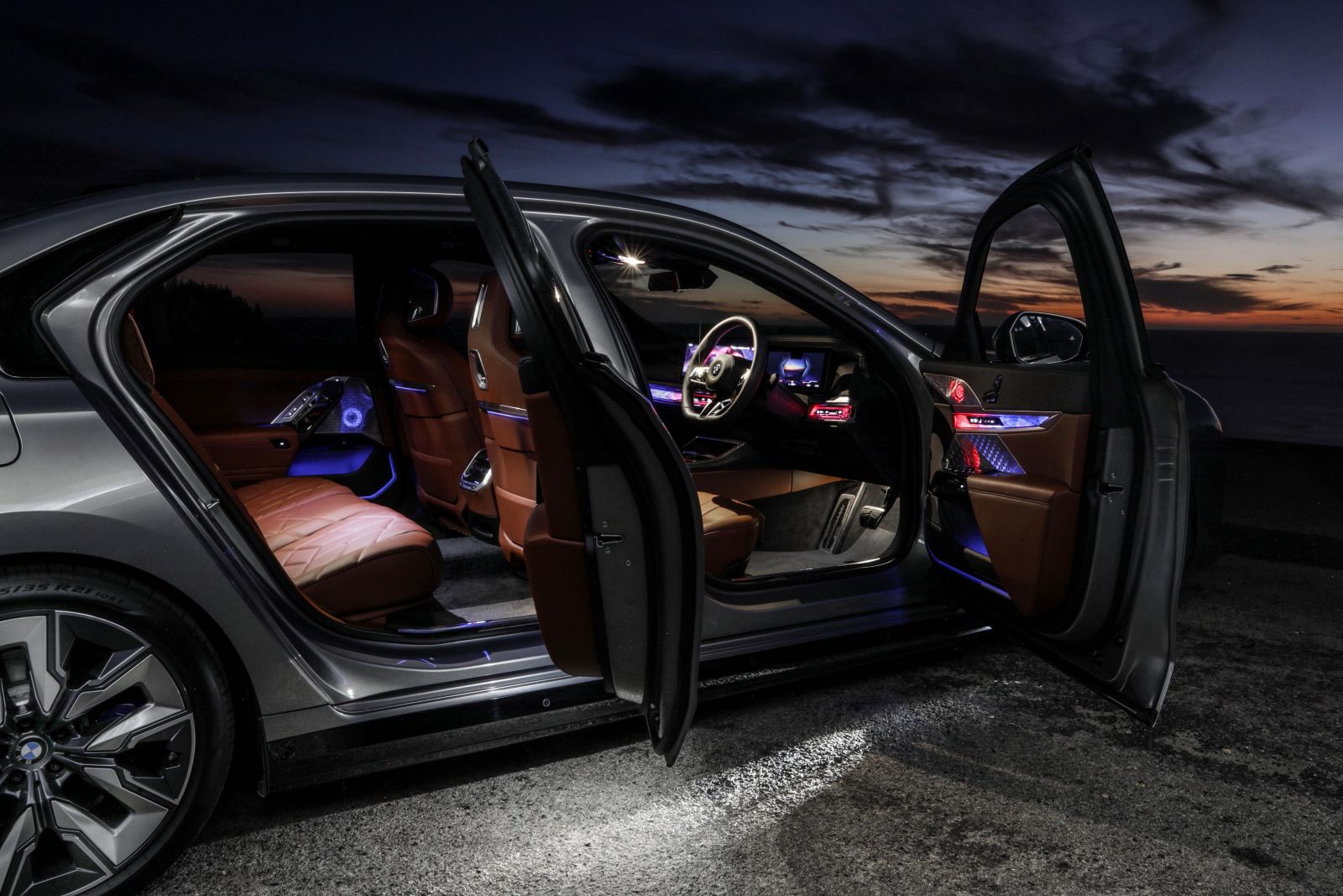 2023 BMW 7 Series and i7 price and specs