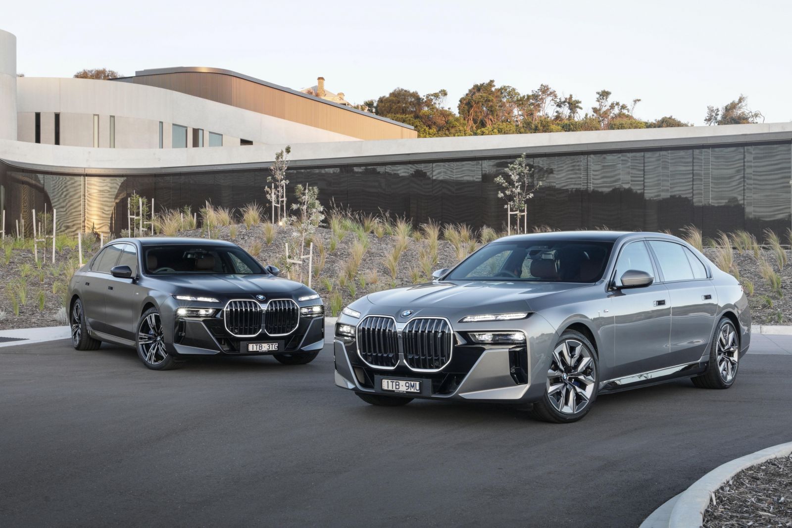 2023 BMW 7 Series and i7 price and specs