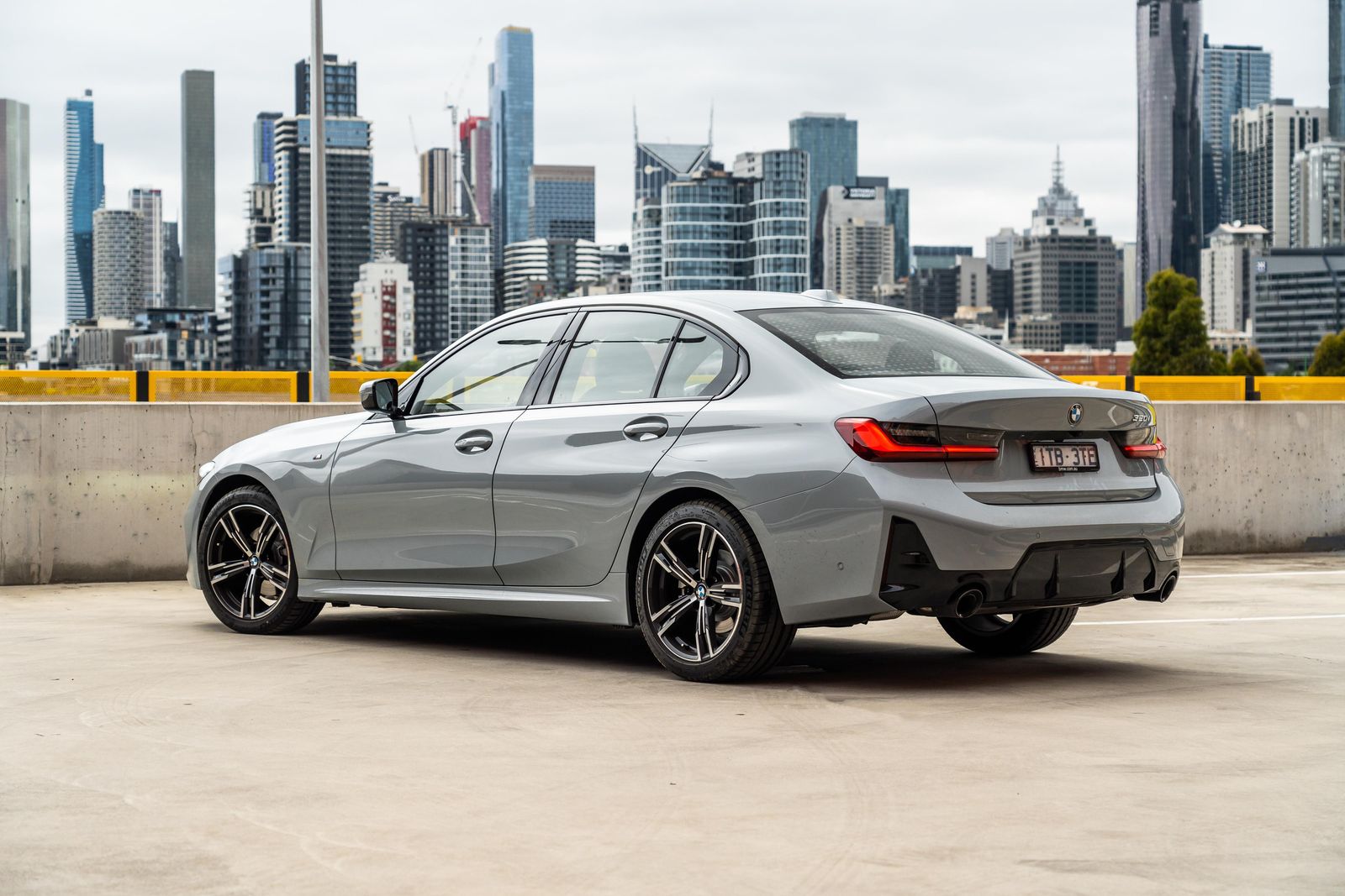 2023 BMW 320i