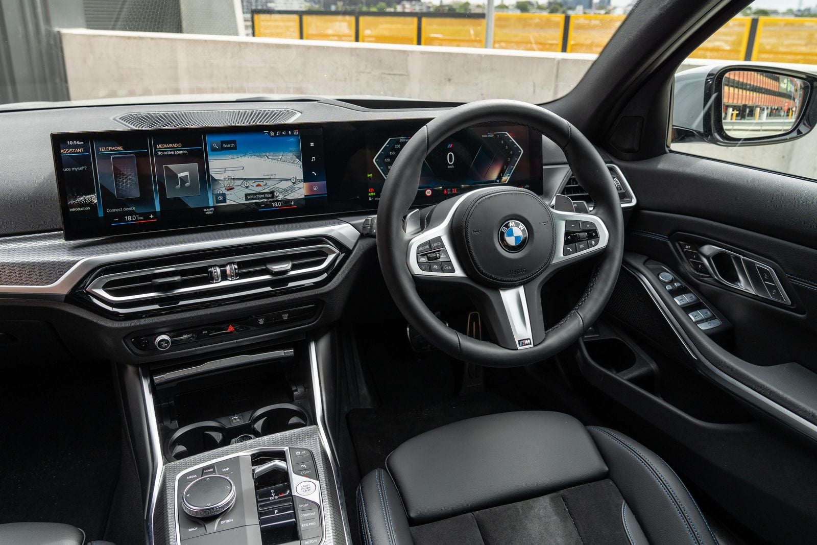 2023 BMW 320i