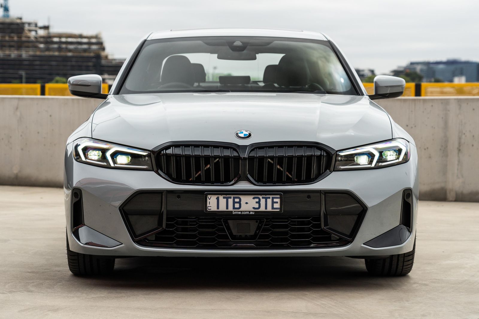 2023 BMW 320i