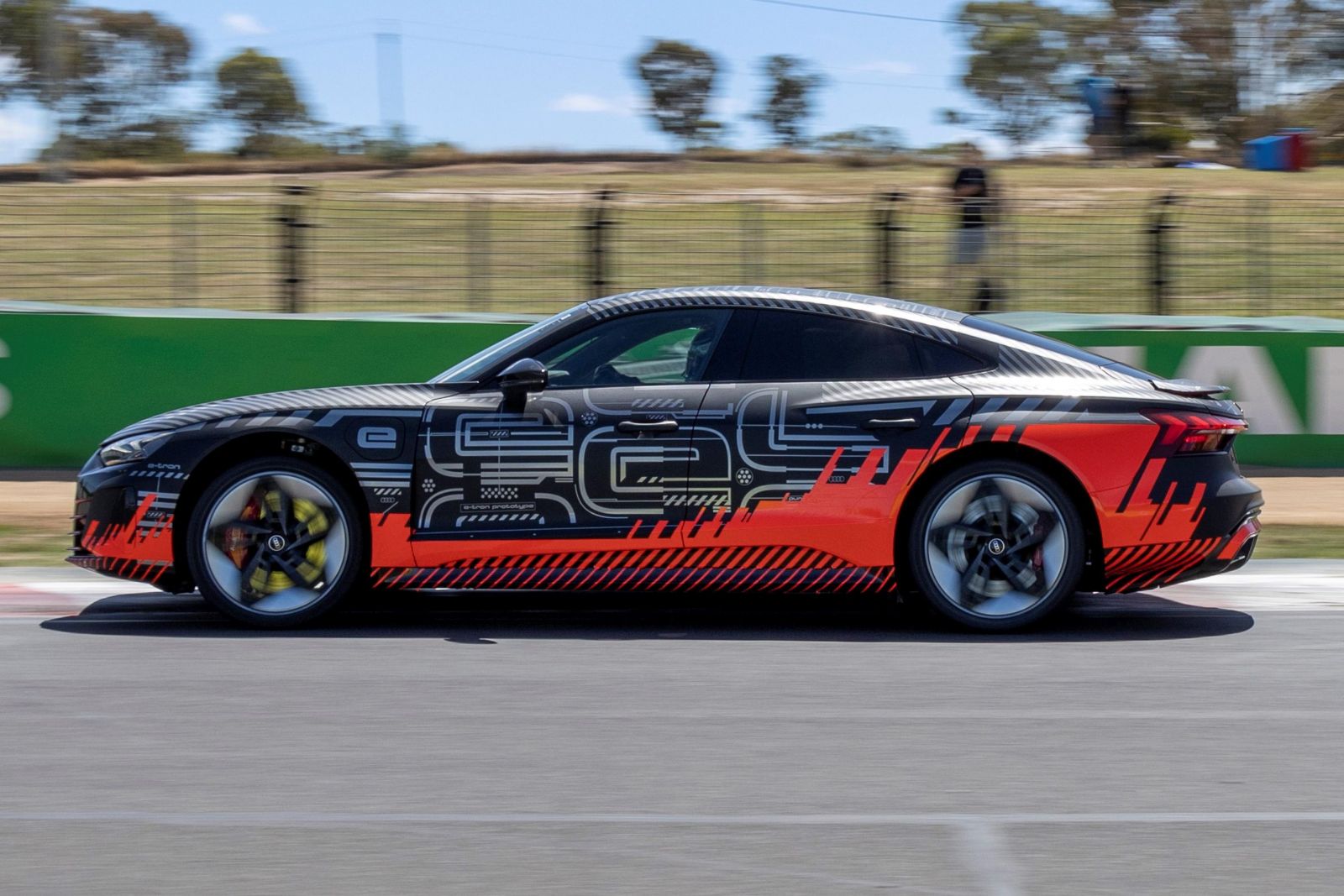 Audi RS e-tron GT EV sets Bathurst lap record