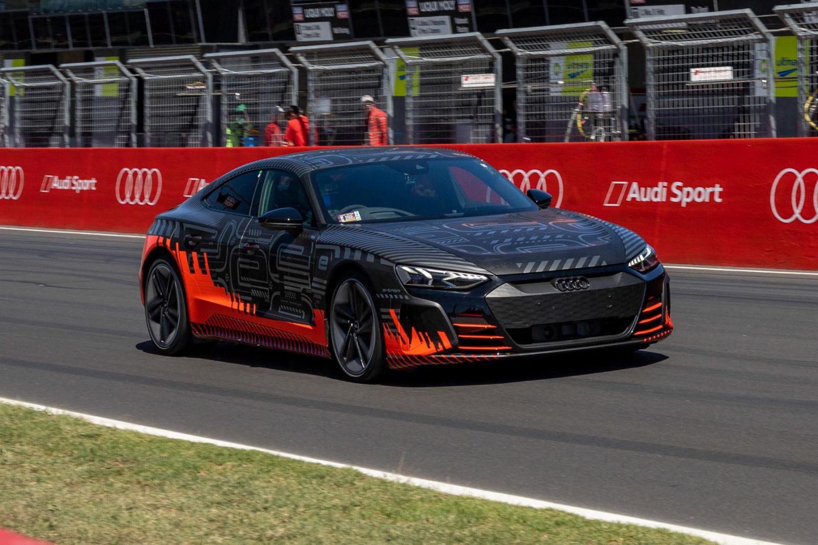 Audi RS e-tron GT EV sets Bathurst lap record