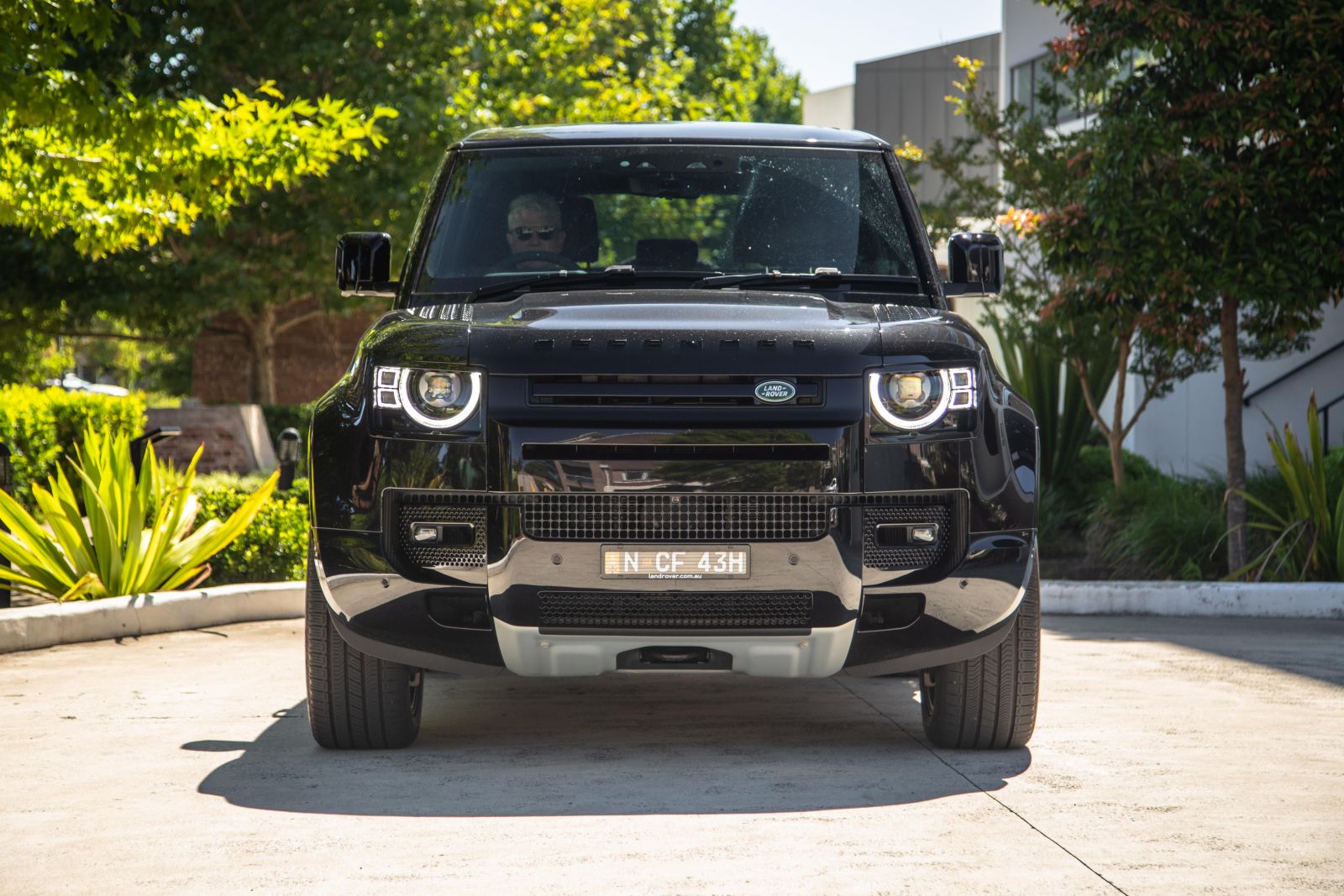 2023 Land Rover Defender 90 V8