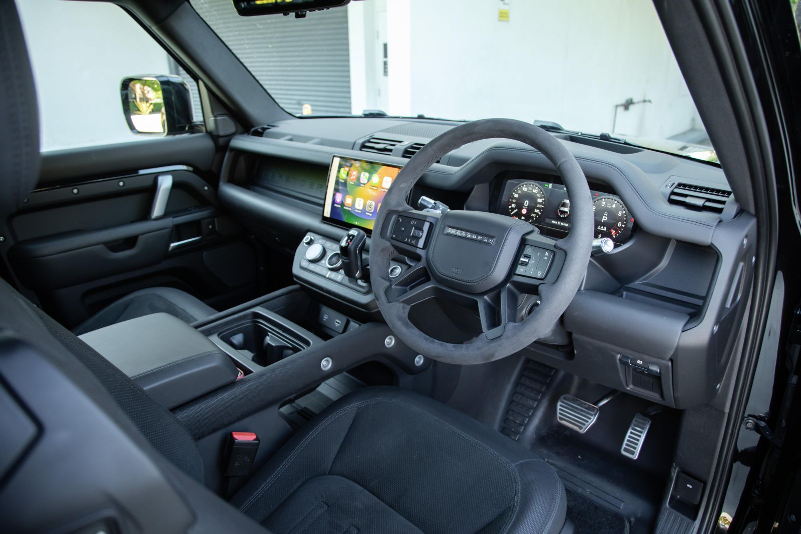 2023 Land Rover Defender 90 V8