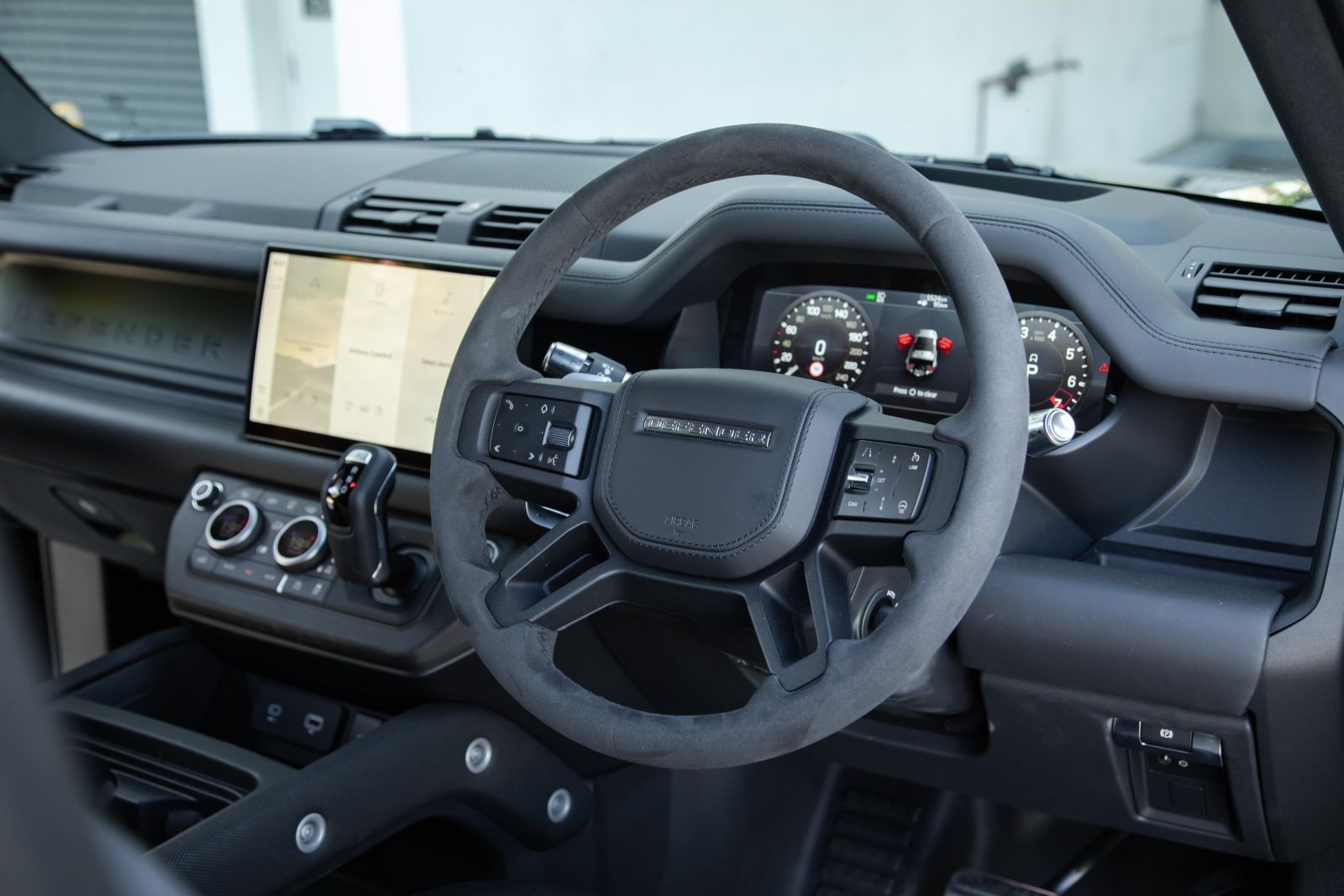 2023 Land Rover Defender 90 V8