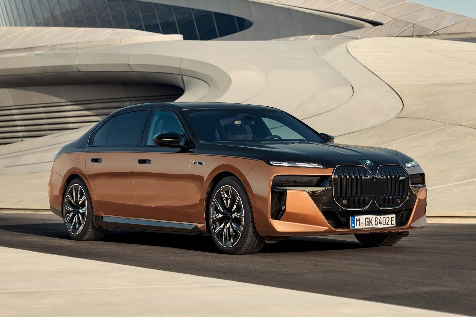 2023 BMW 7 Series and i7 price and specs