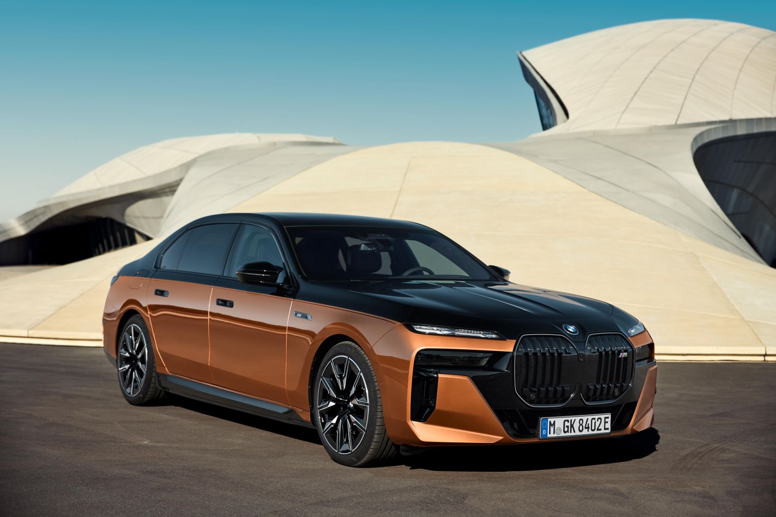 2023 BMW 7 Series and i7 price and specs