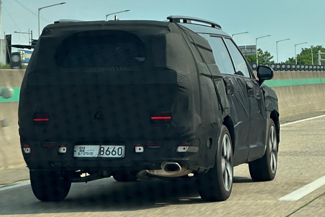 2024 Hyundai Santa Fe spied with boxy new look CarExpert