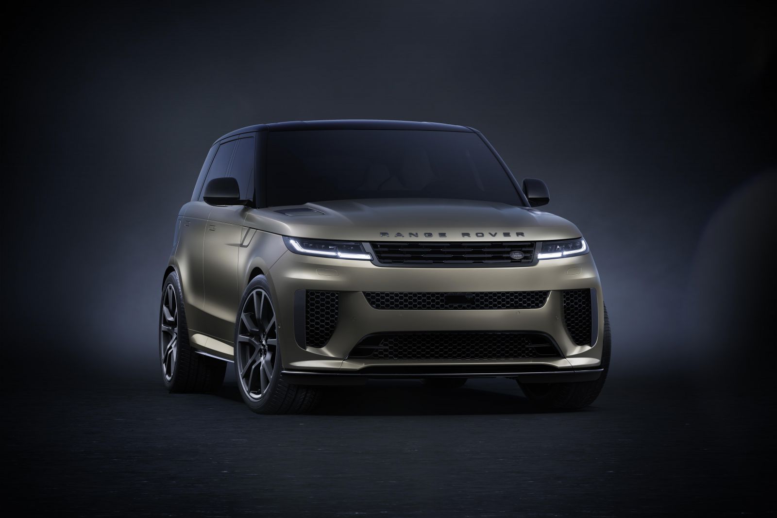 Australian innovation shaves 36kg from Range Rover Sport SV