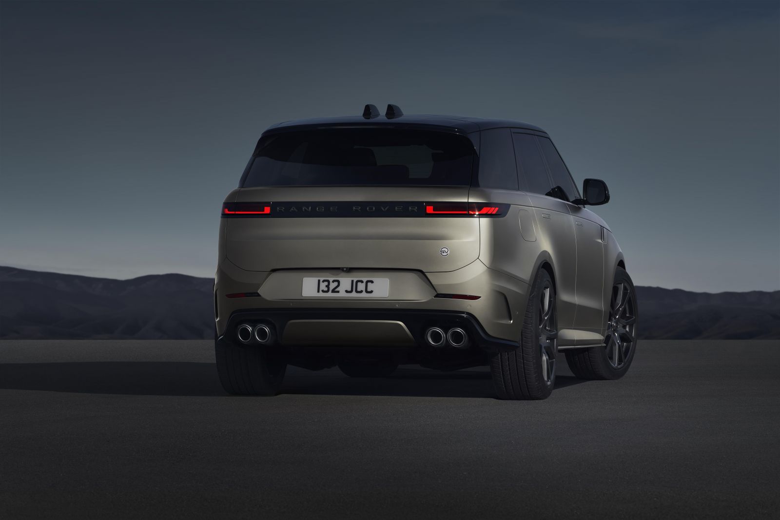 Australian innovation shaves 36kg from Range Rover Sport SV