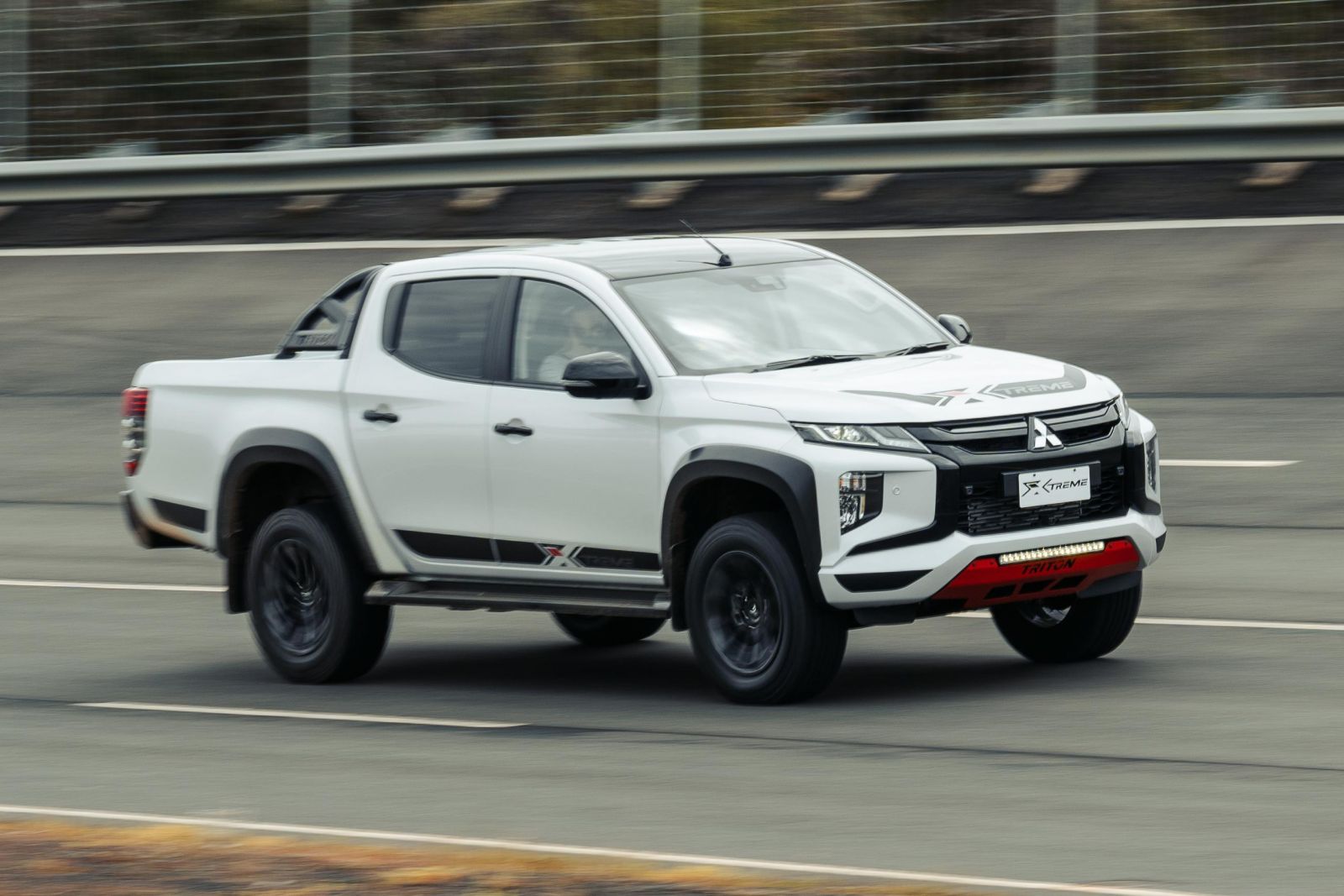 2023 Mitsubishi Triton Xtreme