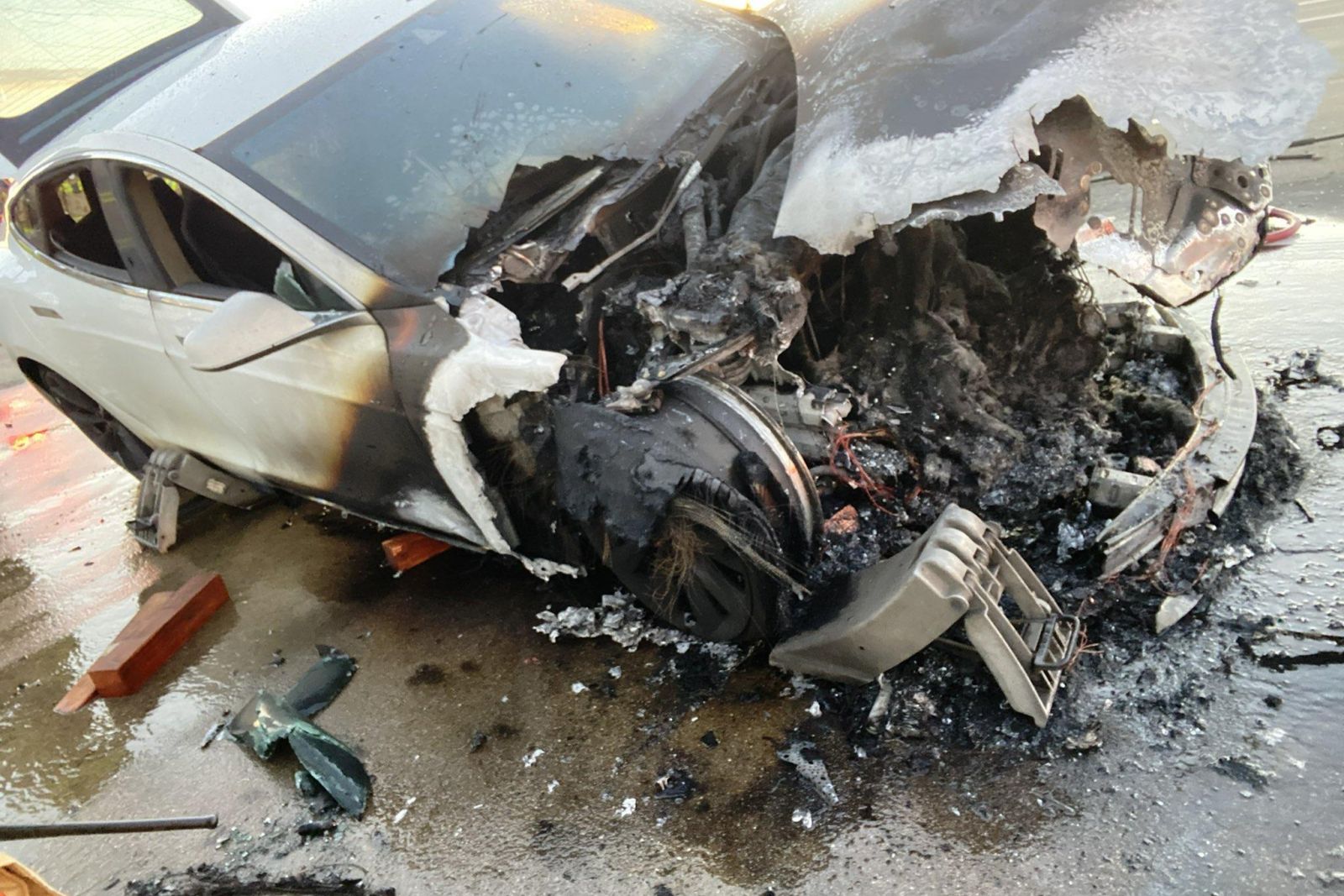 EV battery fires rare, but on Australian Government's agenda