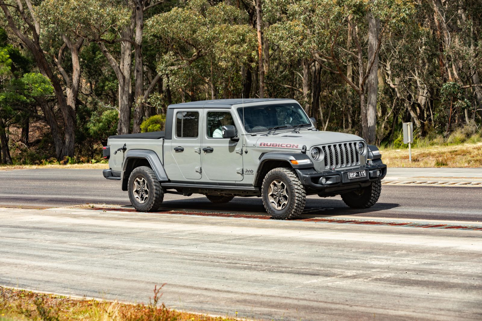 2023 jeep gladiator review youtube