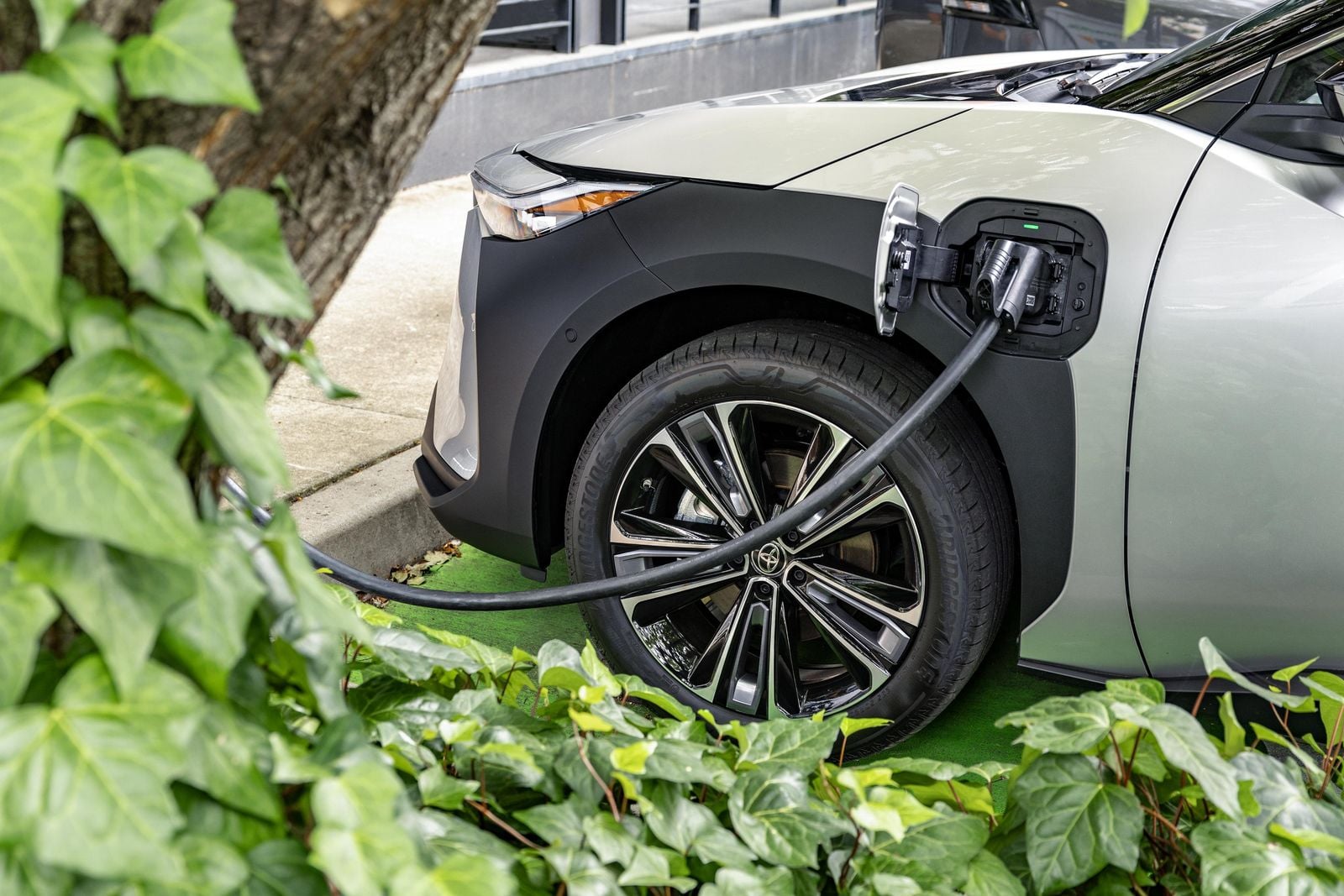 How many electric cars Toyota expects to sell in Australia this year ...