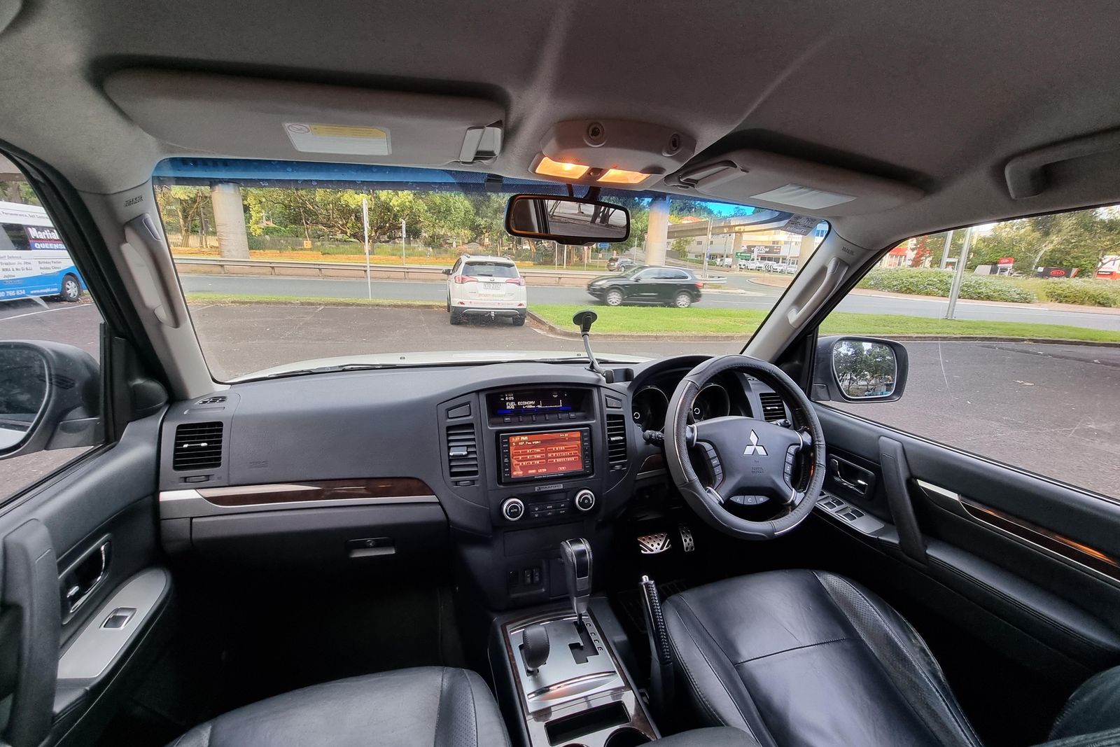 2010 Mitsubishi Pajero Exceed