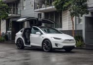 Toddler starts Tesla Model X and hits mother... who sues Tesla