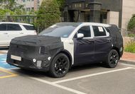 Kia Sorento spied with brasher new look