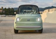 Police seize Fiat EVs for pretending to be Italian