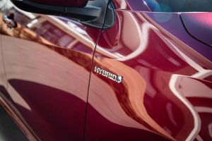 2020 Toyota Yaris SX Hybrid Review