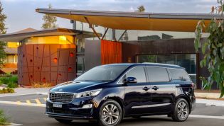 2020 Kia Carnival pricing and specs