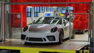 Porsche auctioning final 991 911 for COVID-19