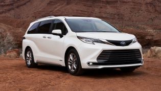 2021 Toyota Sienna people mover goes hybrid only