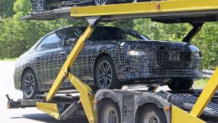 2022 BMW i7 spied for the first time