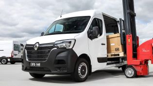 Renault reveals capped-price van servicing