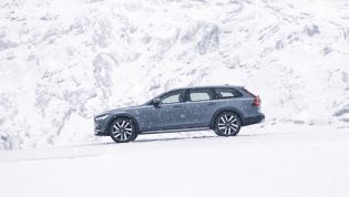 2021 Volvo V90 Cross Country axed