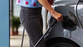 Victoria commits to electric car subsidies, 2030 sales target