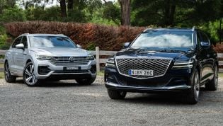 2021 Genesis GV80 3.0D v Volkswagen Touareg 210TDI R-Line comparison