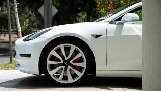 2021 Tesla Model 3 price drops below $60,000