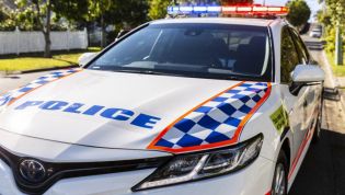 Queensland introduces fine for not slowing for emergency vehicles