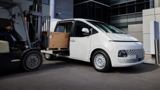 2022 Hyundai Staria Load review