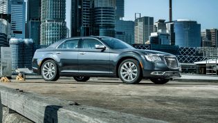 Chrysler, Dodge recall more than 300,000 cars for airbag shrapnel risk