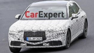 2022 Genesis G90 spied with less camouflage