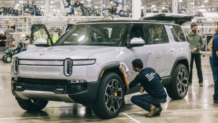 Rivian R1S electric SUV deliveries commence