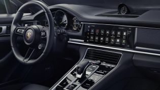 Porsche adds wireless Android Auto in infotainment update