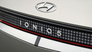 Hyundai reminds us how to pronounce its name