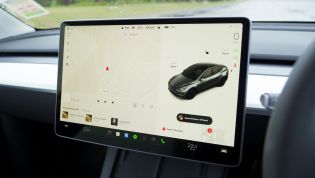 Tesla removing lifetime subscriptions for navigation, more