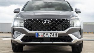 Hyundai Santa Fe Hybrid outselling V6